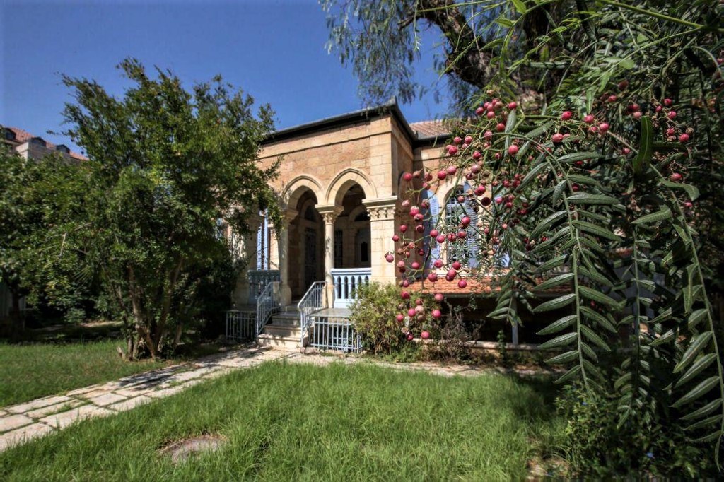 A vendre, Jerusalem, Moshava Guermanit, rue Ruth , Villa Historique avec jardin prive