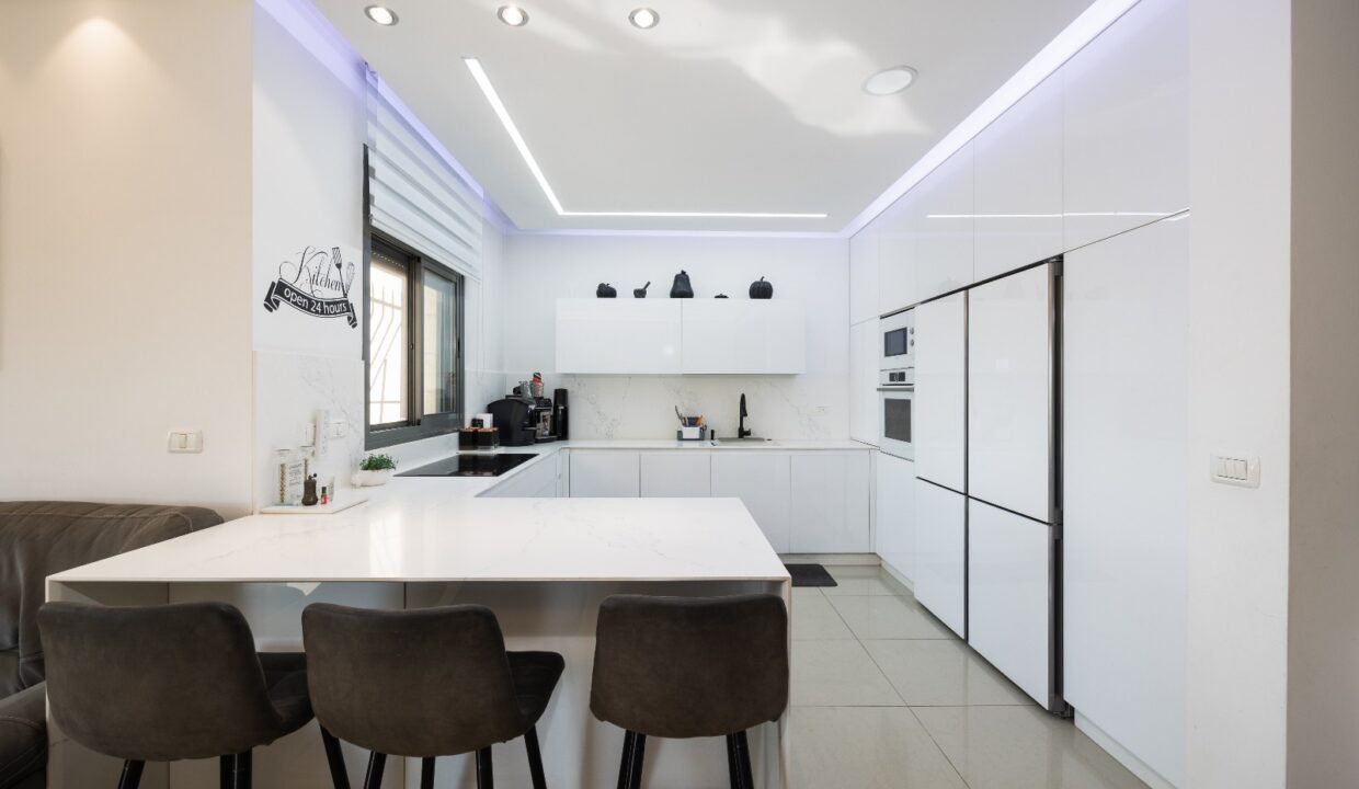 WhatsApp Image 2025-11-12 at 16.51.13 (1)