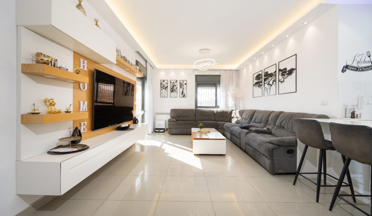 WhatsApp Image 2025-11-12 at 16.51.14 (2)