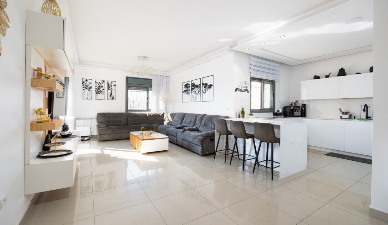 WhatsApp Image 2025-11-12 at 16.51.14 (5)