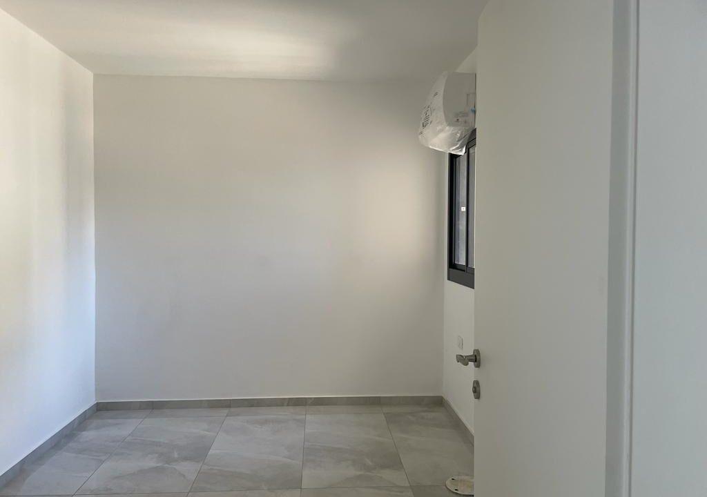 WhatsApp Image 2025-10-27 at 14.19.33 (18)