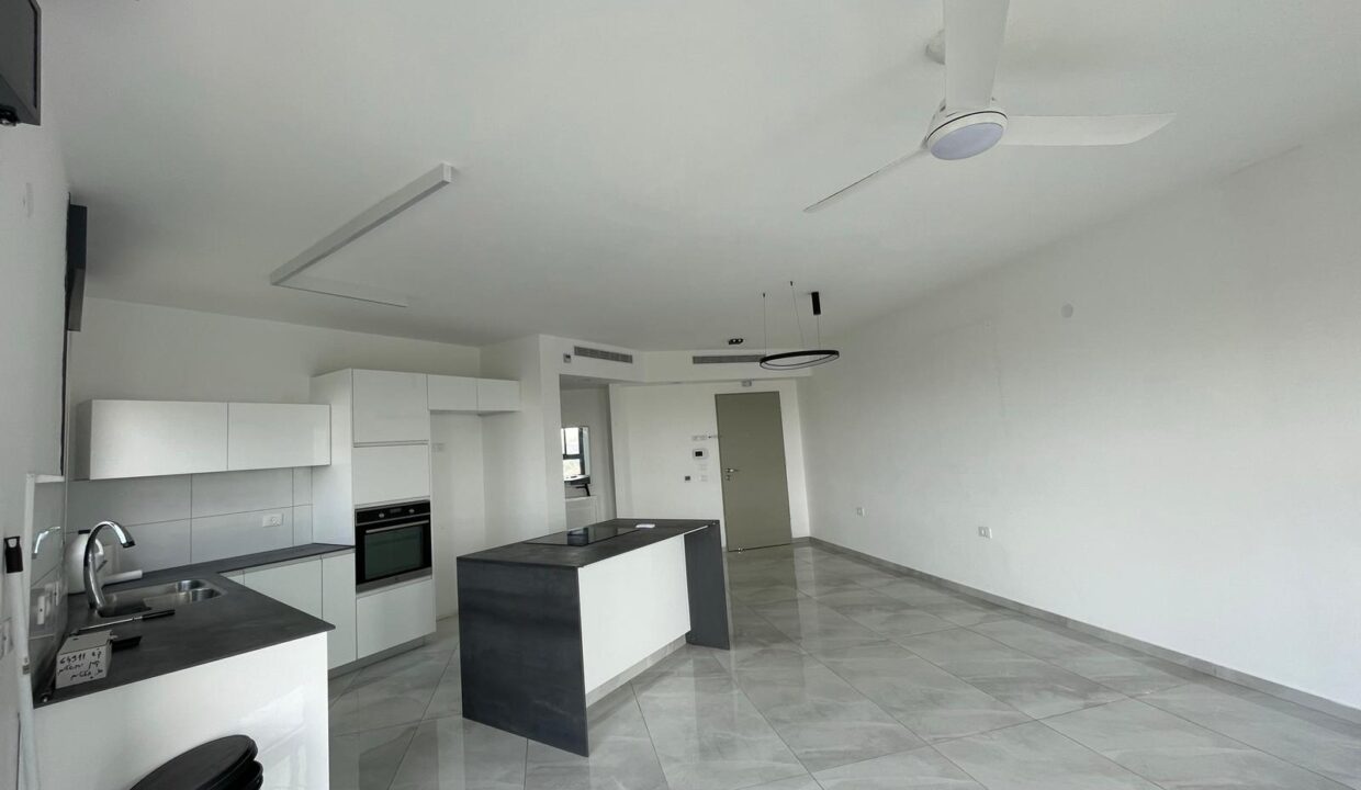 WhatsApp Image 2025-10-27 at 15.02.00