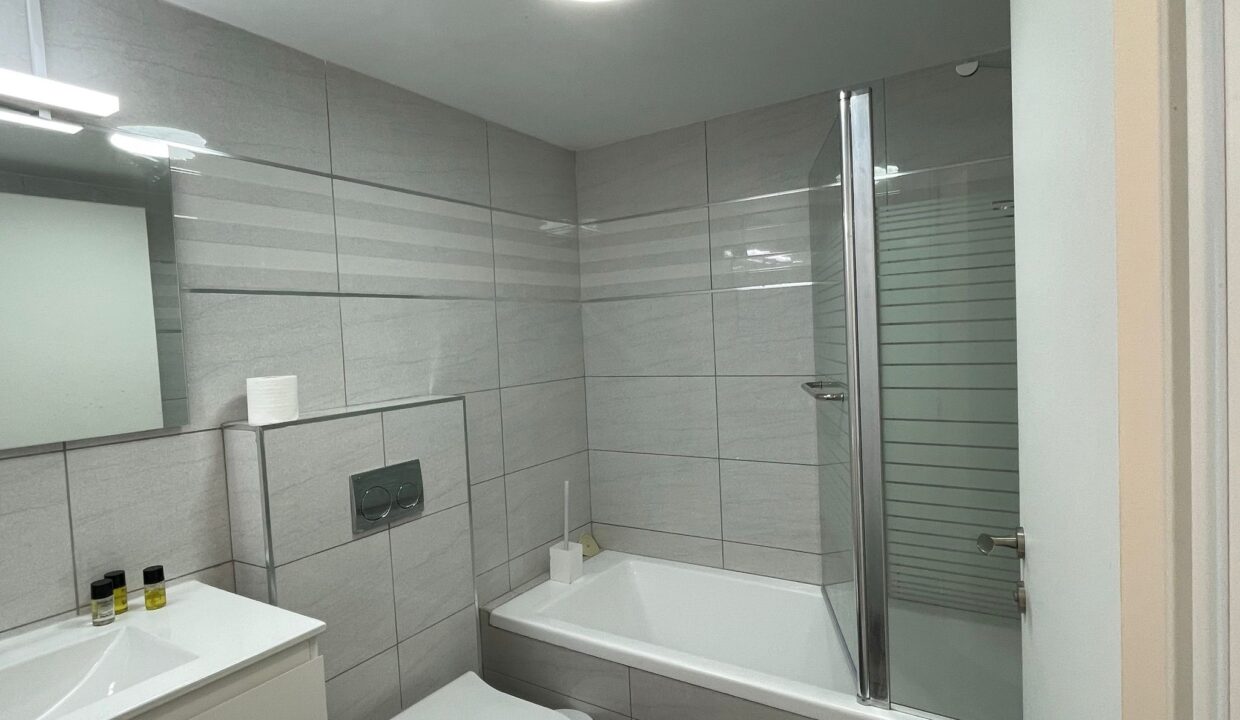 WhatsApp Image 2025-10-27 at 15.02.01 (1)