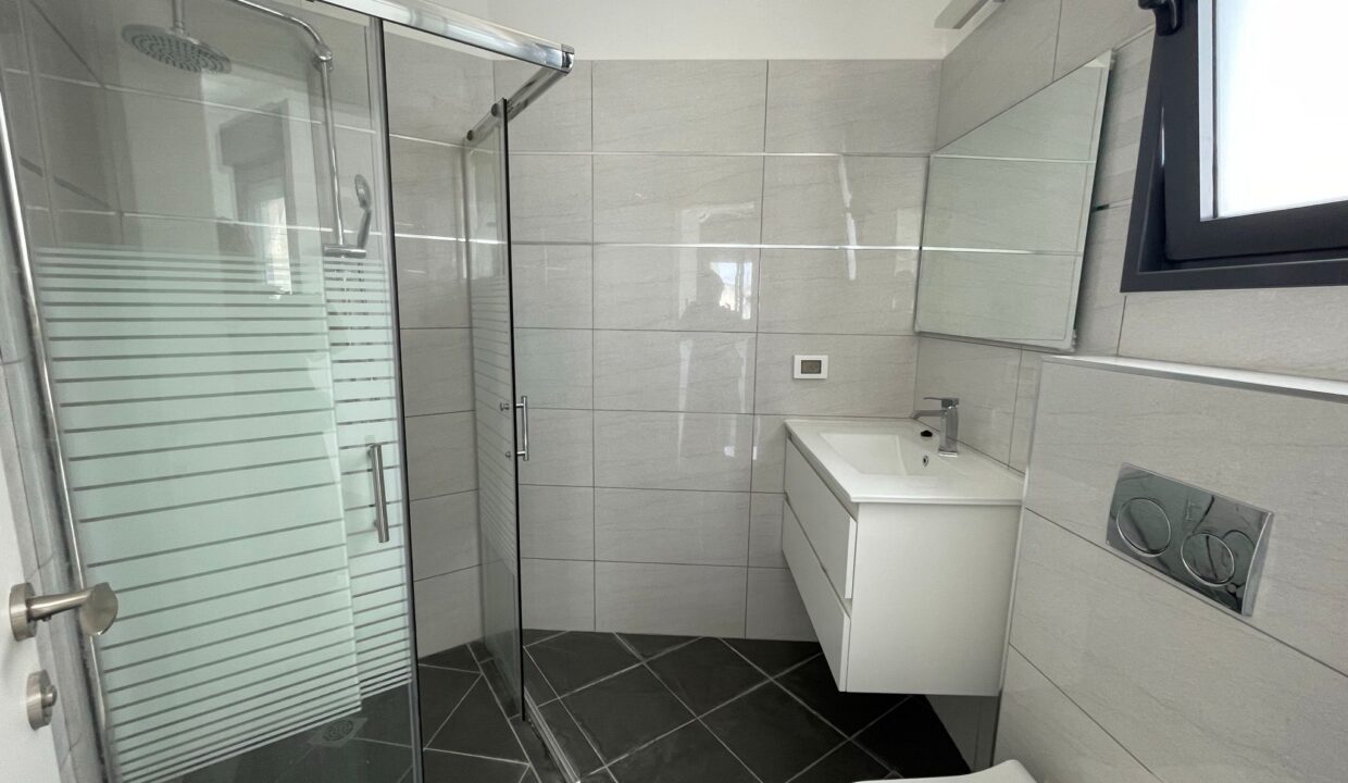 WhatsApp Image 2025-10-27 at 15.02.03 (2)