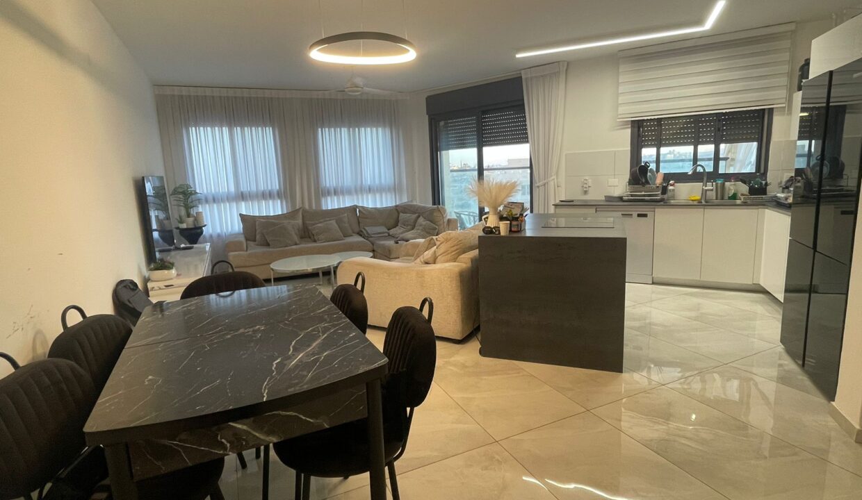 WhatsApp Image 2025-10-27 at 15.02.05